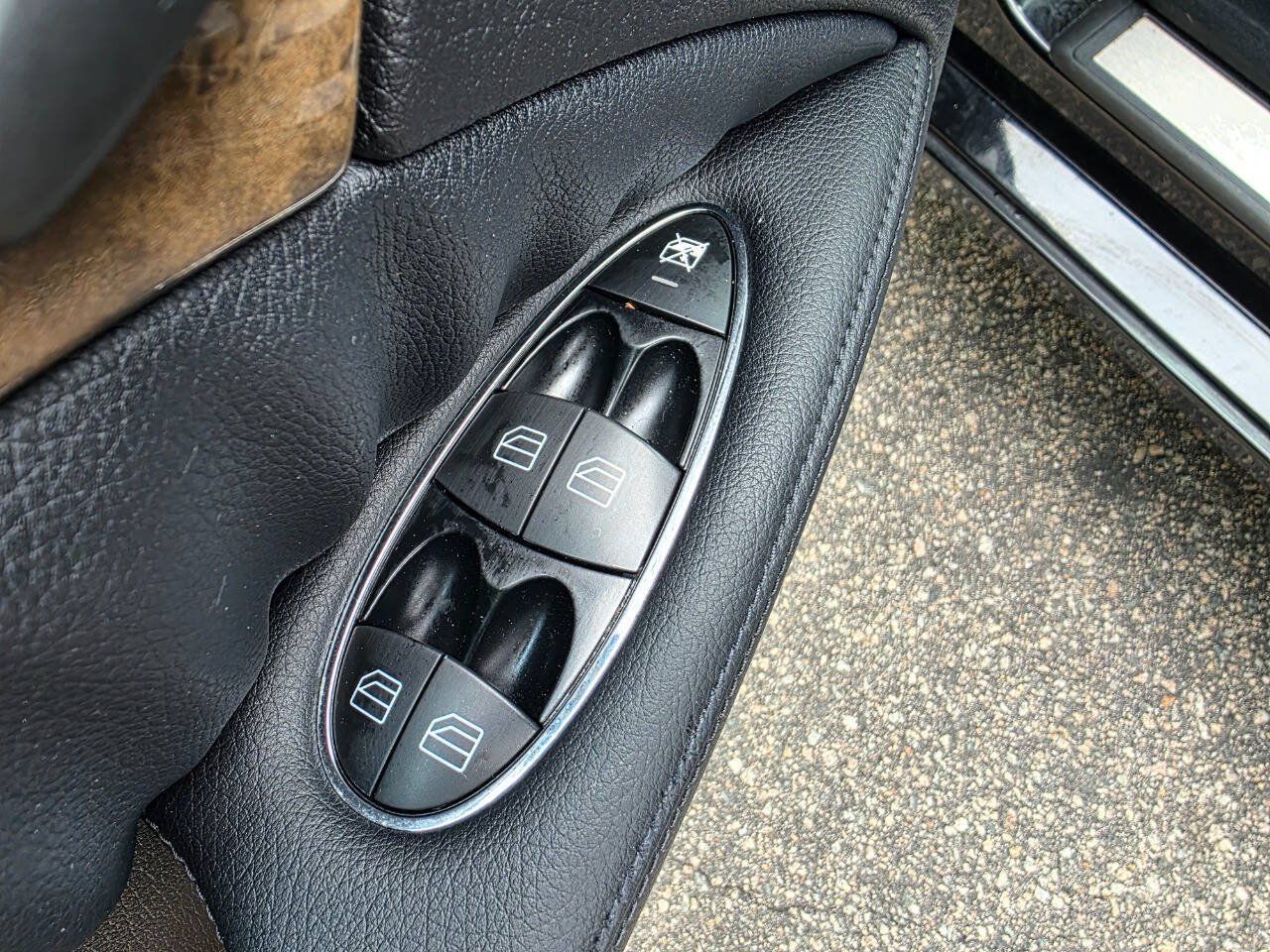 Used 2008 Mercedes-Benz E 550 Sedan image 11