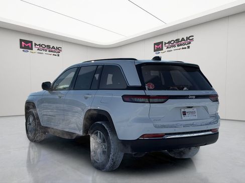 New 2026 Jeep Grand Cherokee Laredo image 5