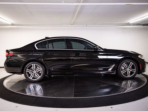 Used 2023 BMW 530i RWD image 8