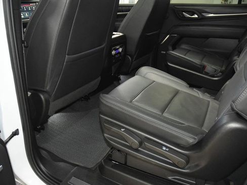 Used 2024 GMC Yukon XL Denali AWD/4WD image 43