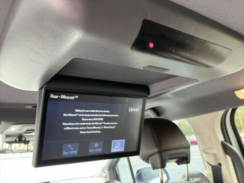 Certified 2023 Toyota Sienna Platinum image 29