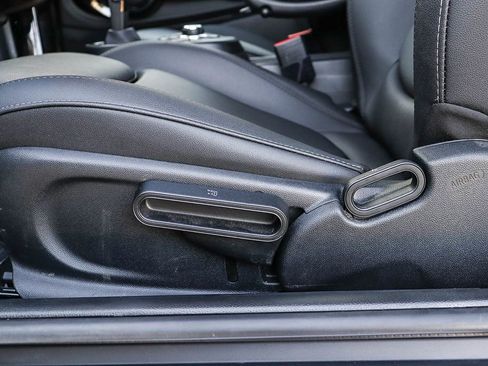 Used 2024 MINI Cooper SE image 25