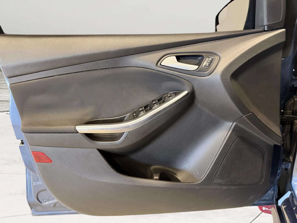 Used 2018 Ford Focus ST FWD image 17