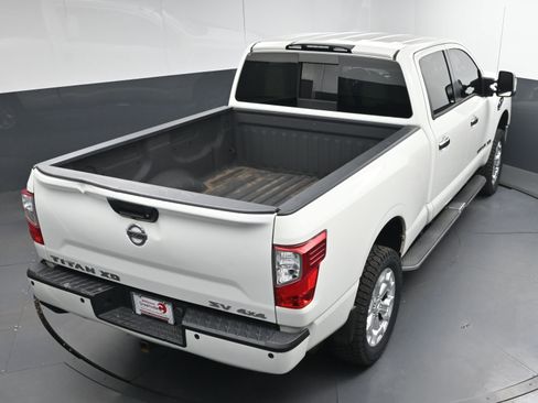 Used 2019 Nissan Titan SV w/ SV Convenience Package image 36