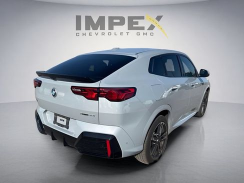Used 2025 BMW X2 xDrive28i AWD/4WD image 5