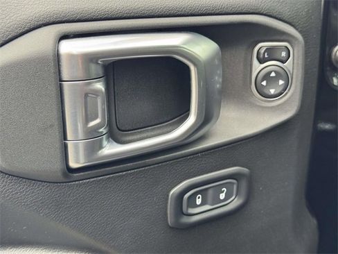 Used 2023 Jeep Wrangler Sport S image 18