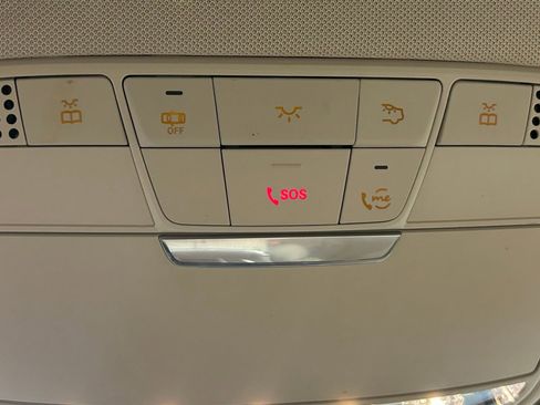 Used 2022 Mercedes-Benz GLC 300 4MATIC image 95