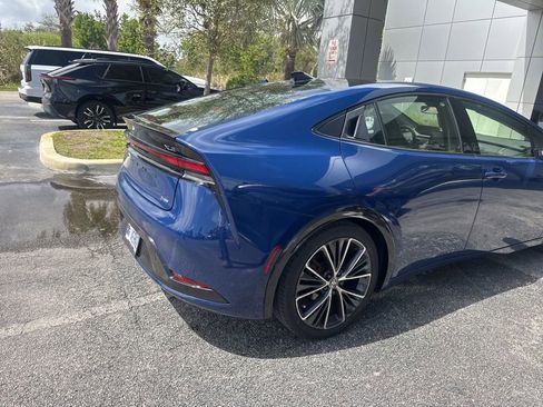 Used 2023 Toyota Prius XLE image 9