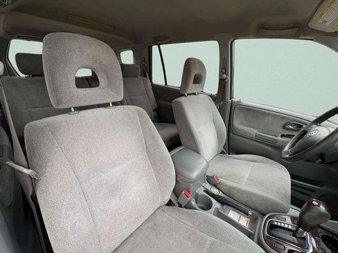 Used 2004 Suzuki XL7 LX image 8