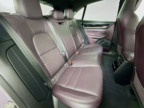 Used 2024 Porsche Macan 4 Electric image 29