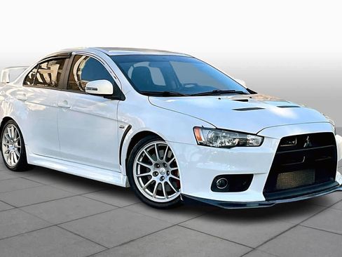 Used 2015 Mitsubishi Lancer Evolution GSR image 2