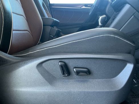 Used 2022 Volkswagen Tiguan SEL R-Line image 17