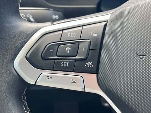 Certified 2023 Volkswagen Tiguan SE w/ Panoramic Sunroof Package FWD image 9