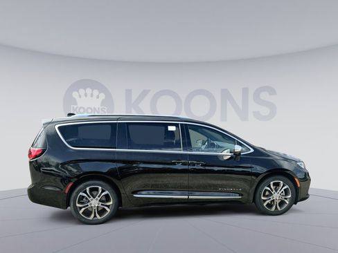 New 2026 Chrysler Pacifica Pinnacle w/ Trailer Tow Group image 8