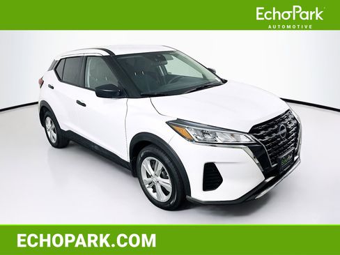 Used 2024 Nissan Kicks S image 1