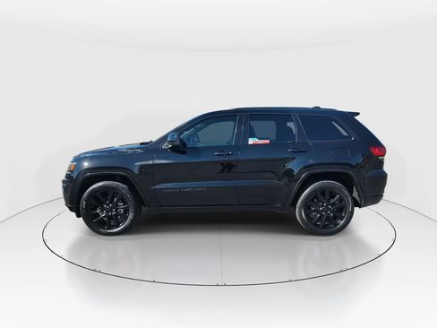 Used 2020 Jeep Grand Cherokee Altitude image 5