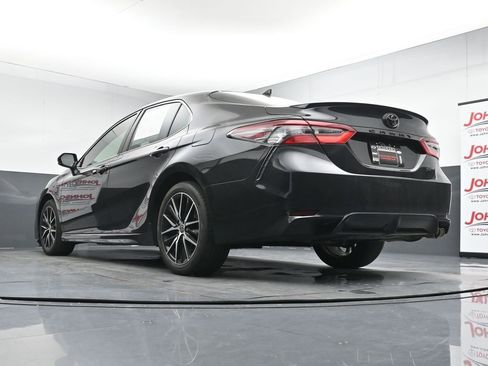 Used 2024 Toyota Camry SE FWD image 21