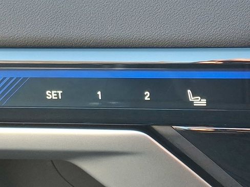 Used 2025 BMW i5 xDrive40 w/ Premium Package image 26