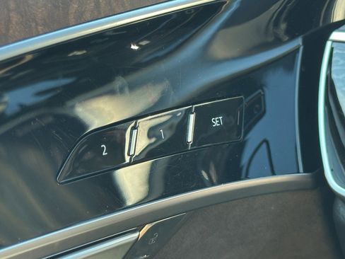 Used 2021 Audi A8 L 4.0T w/ Luxury Package image 27