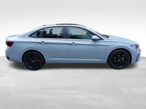New 2027 Volkswagen Jetta SE FWD image 6