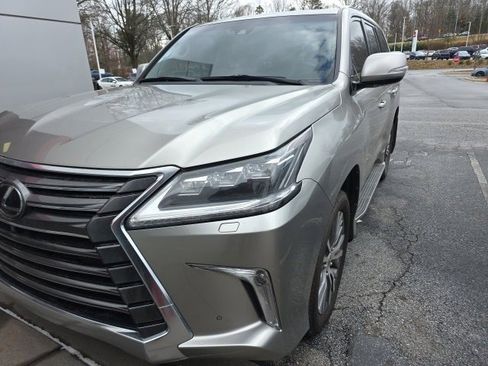 Used 2019 Lexus LX 570 4WD w/ Luxury Package image 2