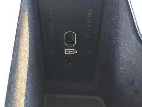 Used 2023 Volvo XC90 T8 Ultimate image 24