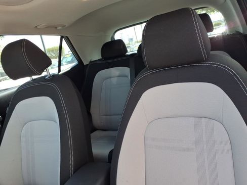 Certified 2025 Hyundai Venue SEL FWD image 14