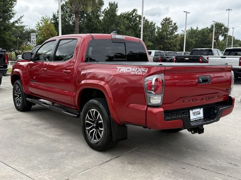 Used 2021 Toyota Tacoma TRD Sport w/ Technology Package AWD/4WD image 7