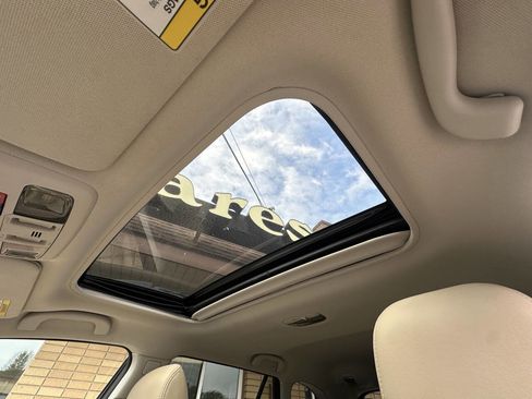 Used 2016 Subaru Outback 3.6R Limited image 7