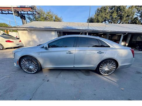 Used 2018 Cadillac XTS Luxury image 12
