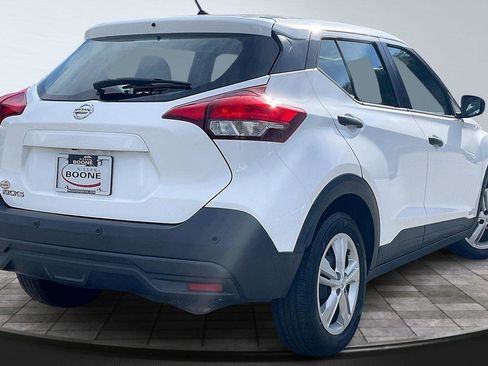 Used 2020 Nissan Kicks S image 14