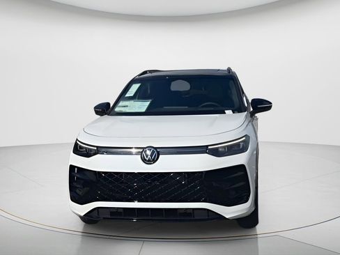 New 2026 Volkswagen Tiguan SE R-Line AWD/4WD image 3