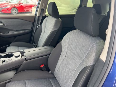 Certified 2023 Nissan Rogue SV image 5