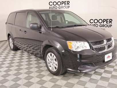 Used 2019 Dodge Grand Caravan SE w/ UConnect Hands-Free Group