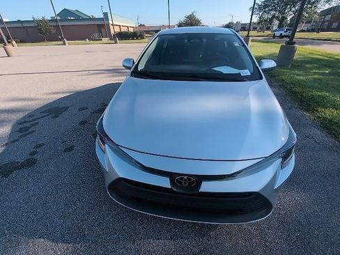 Used 2025 Toyota Corolla LE FWD image 11
