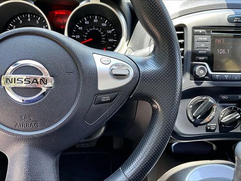 Used 2016 Nissan Juke S FWD image 11