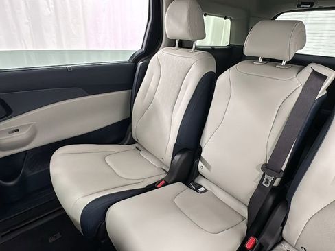 New 2026 Kia Carnival EX FWD image 14