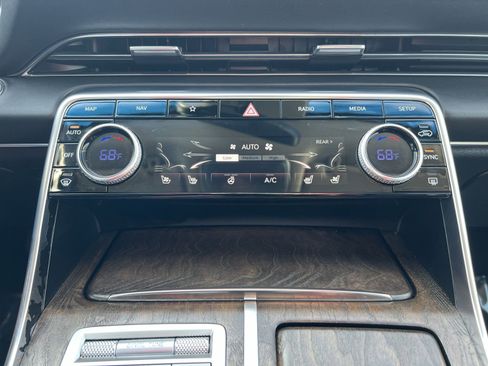 Used 2022 Genesis GV80 2.5T w/ Prestige Package 04 image 21