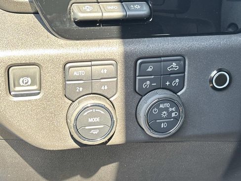 Used 2025 Chevrolet Silverado 1500 ZR2 w/ Technology Package AWD/4WD image 21