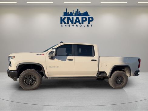 Used 2026 Chevrolet Silverado 2500 ZR2 AWD/4WD image 2