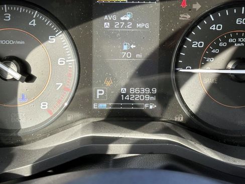 Used 2018 Subaru Crosstrek 2.0i Premium w/ Eyesight System image 18