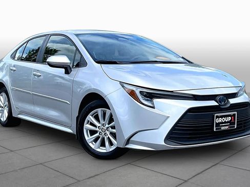 Used 2023 Toyota Corolla LE w/ LE Convenience Package AWD/4WD image 3