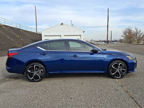 Used 2024 Nissan Altima 2.5 SR image 7