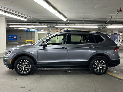 Used 2019 Volkswagen Tiguan SE w/ Panoramic Sunroof Package image 31