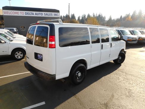Used 2017 Chevrolet Express 2500 LS image 8