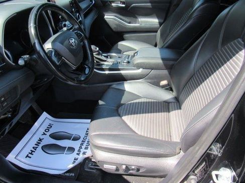 Used 2021 Toyota Highlander XSE AWD/4WD image 26
