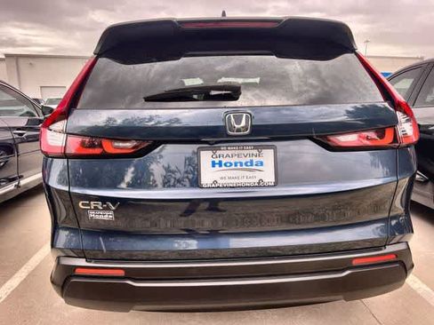 Used 2025 Honda CR-V EX image 6