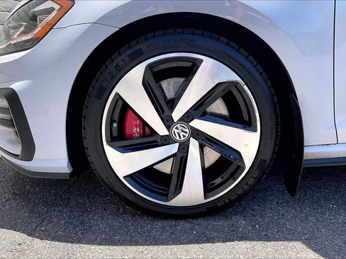 Used 2018 Volkswagen GTI SE FWD image 7