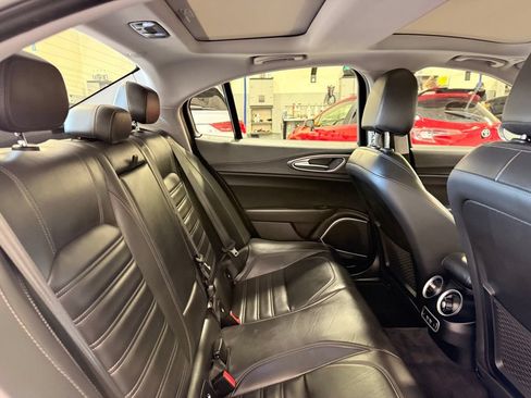 Used 2019 Alfa Romeo Giulia Ti w/ Quick Order Package 22X Lusso AWD/4WD image 27