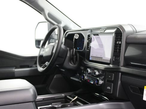New 2026 Ford F250 Lariat w/ Black Appearance Package AWD/4WD image 31